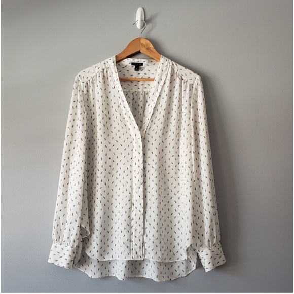 Ann Taylor Tops - ✨ANN TAYLOR White and Black Blouse Size Large